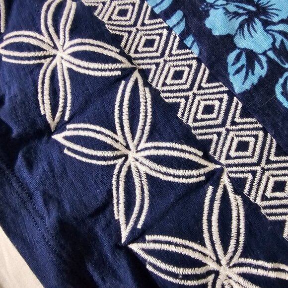 Tommy Bahama Blue Tropical Hibiscus Floral Print Embroidered Tunic Top S/P - Picture 2 of 6